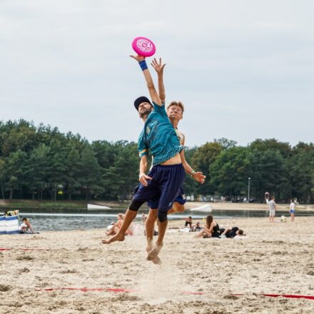 Plażowy turniej ultimate frisbee – Lagoon 2025 na ostrowskich Piaskach